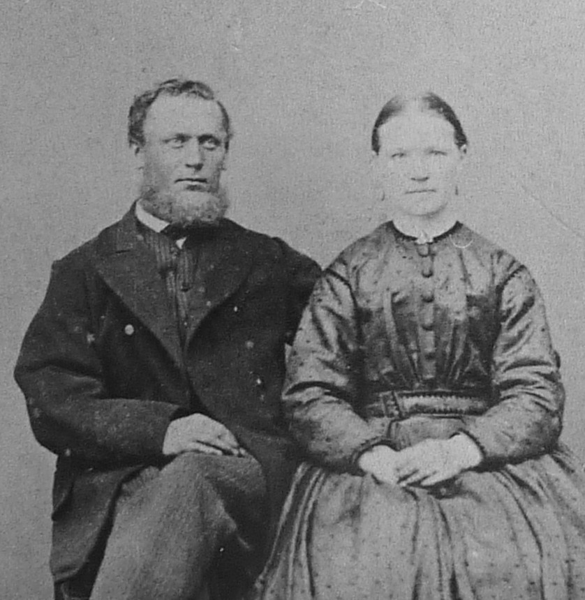 raringaringmuseum_andersdotterelna_backe_1840-1922_par_35.jpg